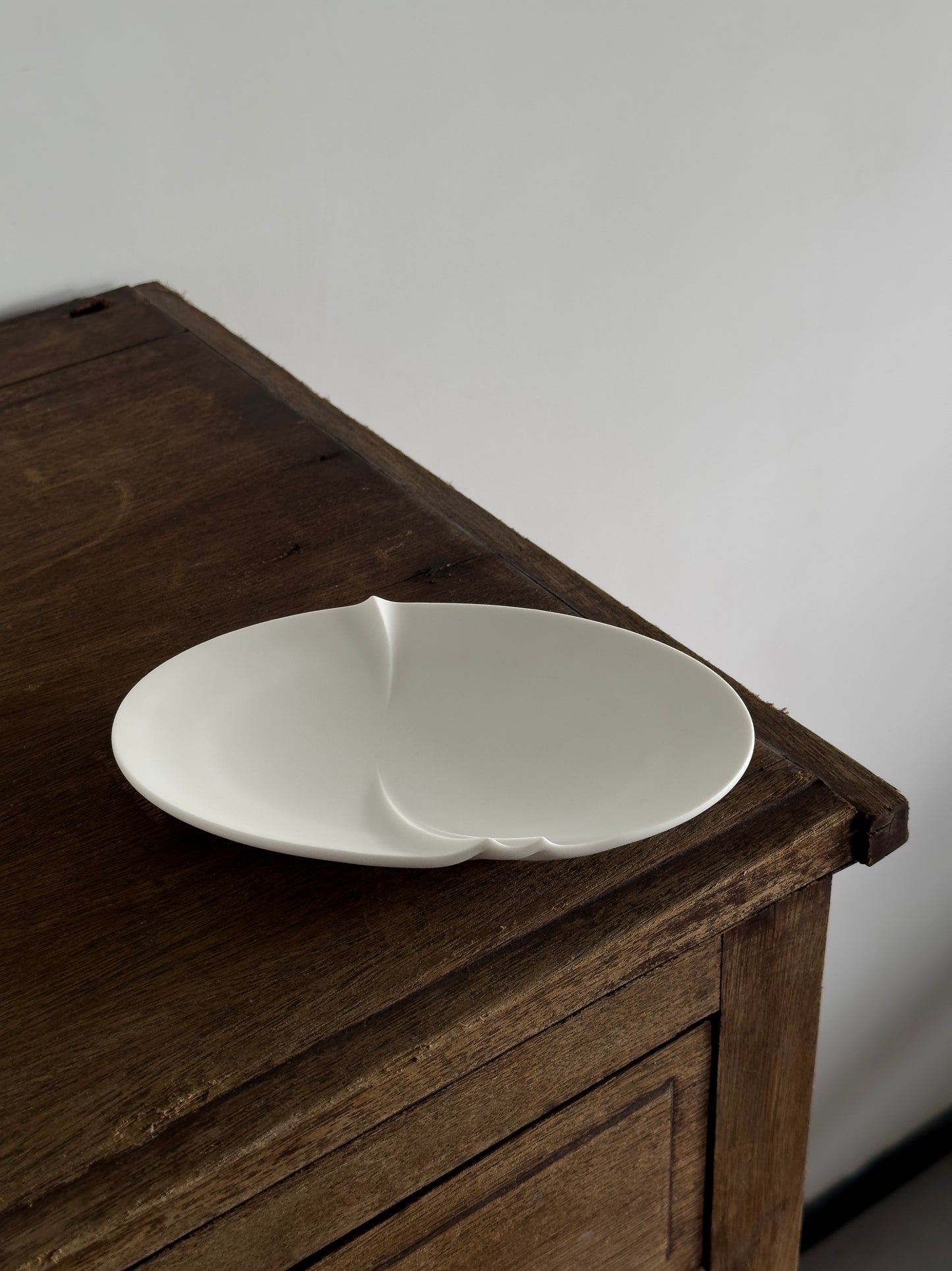 Micro Breeze | Paper White Oval Plate