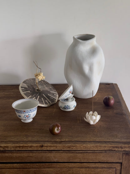 Ming Garden | Doucai-Inspired Gaiwan & Incense Set (Small)
