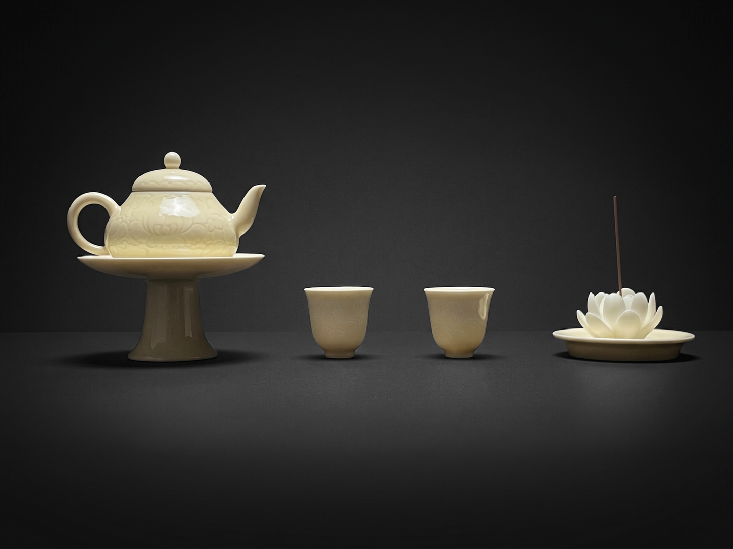 Pale Bloom | Honey Yellow Glaze Floral Relief Tea Set (Teapot)