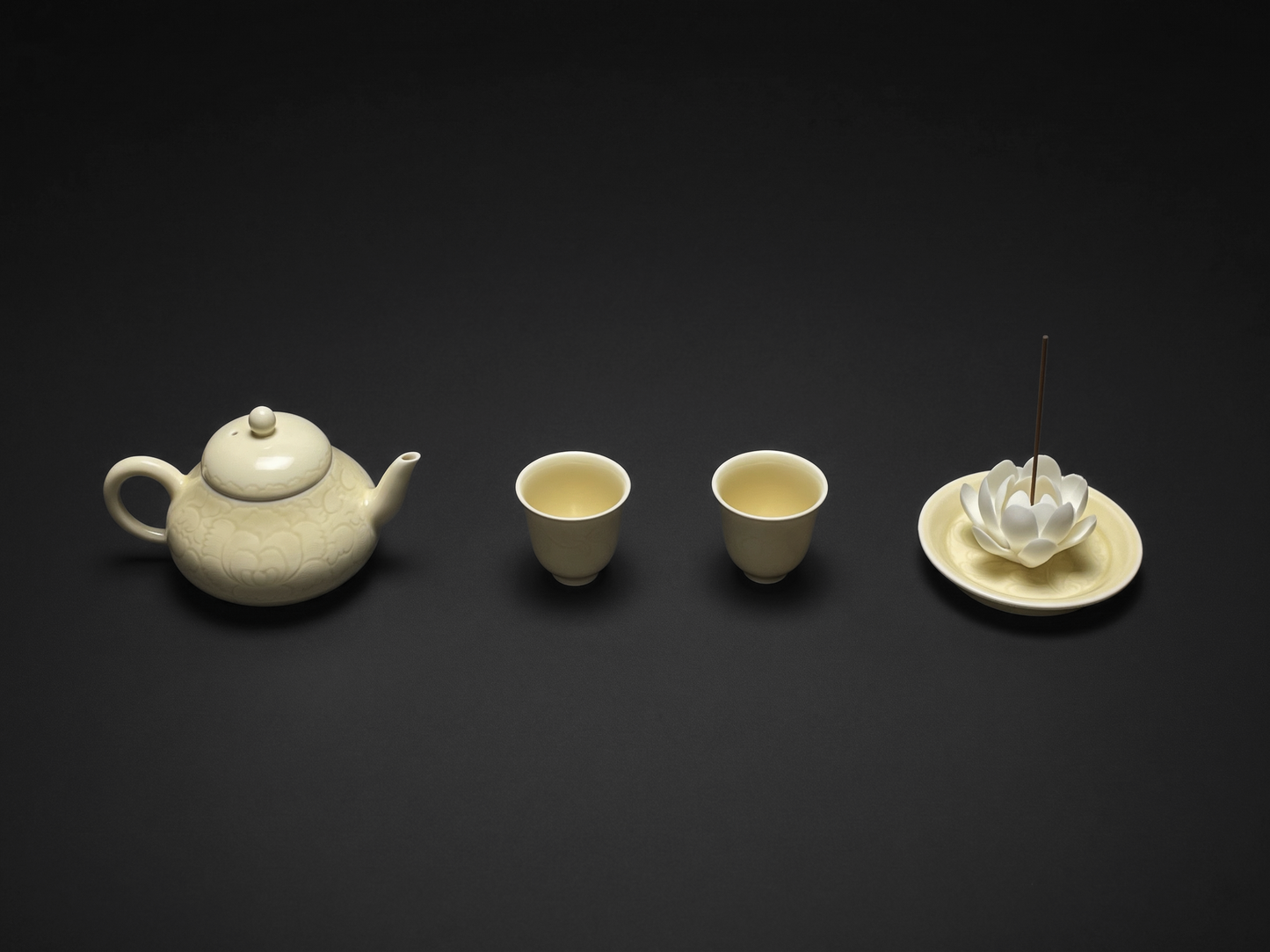 Pale Bloom | Honey Yellow Glaze Floral Relief Tea Set (Teapot)
