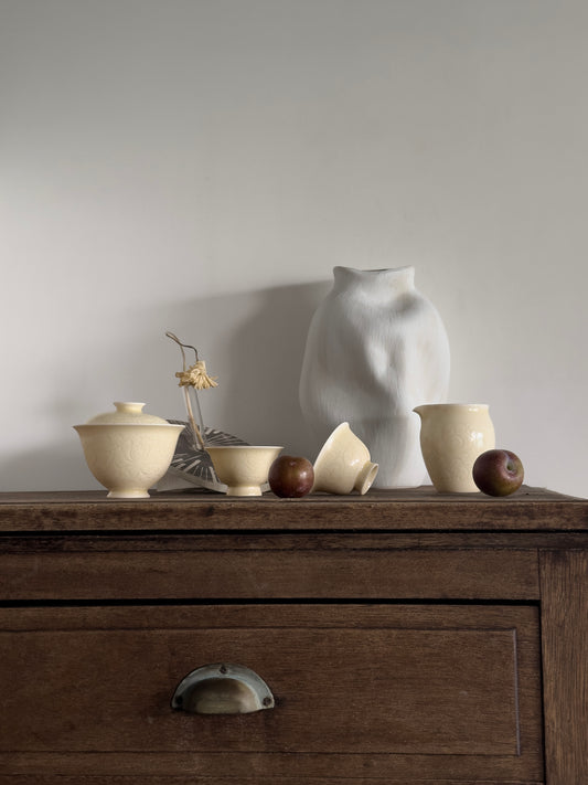 Pale Bloom | Honey Yellow Glaze Floral Relief Tea Set (Gaiwan)