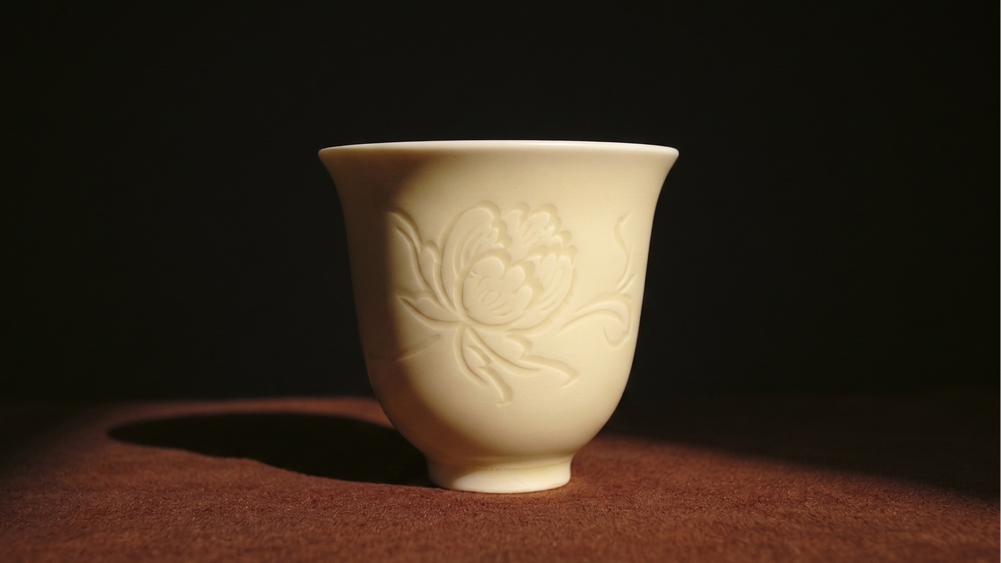 Pale Bloom | Honey Yellow Glaze Floral Relief Tea Set (Teapot)