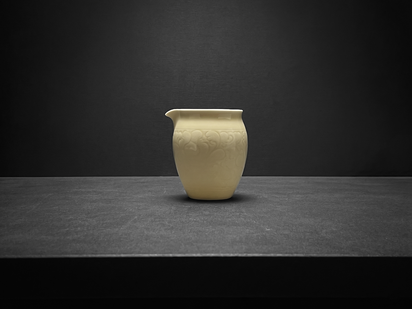 Pale Bloom | Honey Yellow Glaze Floral Relief Tea Set (Gaiwan)