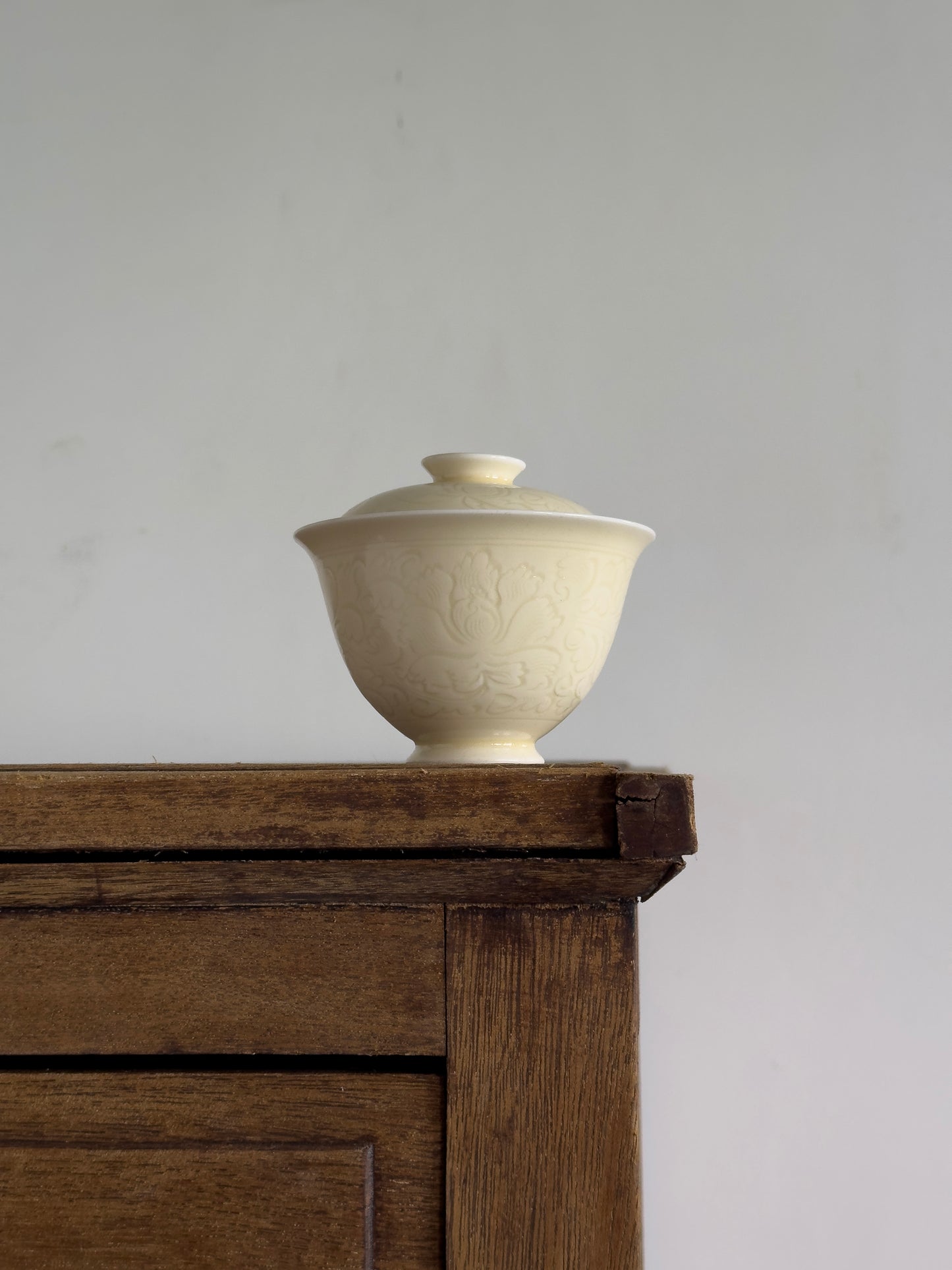 Pale Bloom | Honey Yellow Glaze  Floral Relief Gaiwan