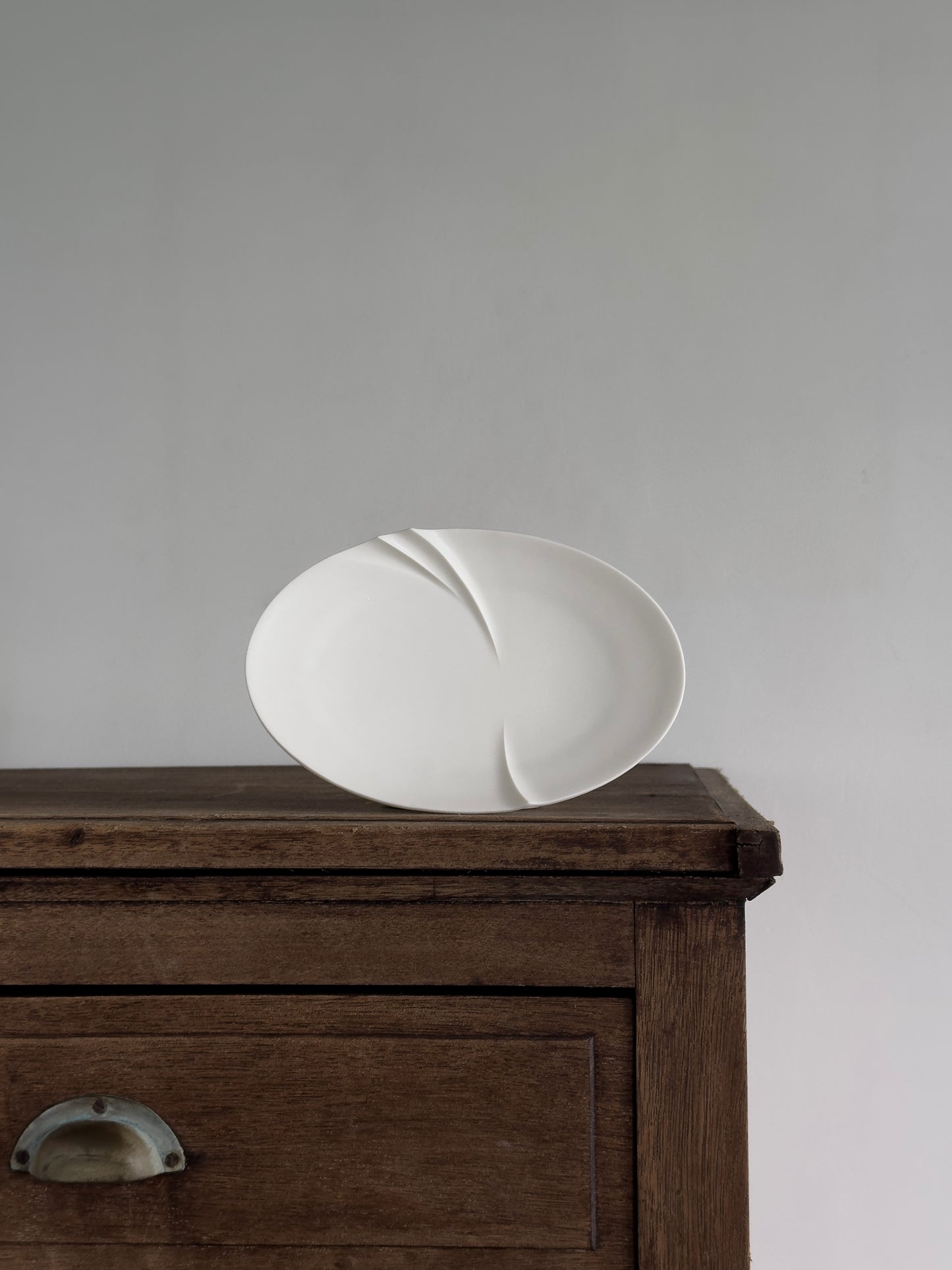 Micro Breeze | Paper White Oval Plate