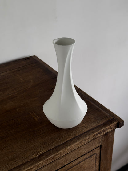 Micro Breeze | Paper White Vase