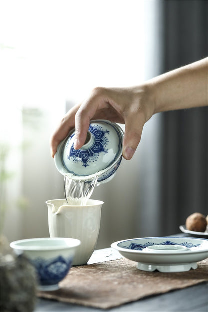 Antique-Style Wood-Fired Blue & White Sancai Gaiwan – Fish & Lotus Motif