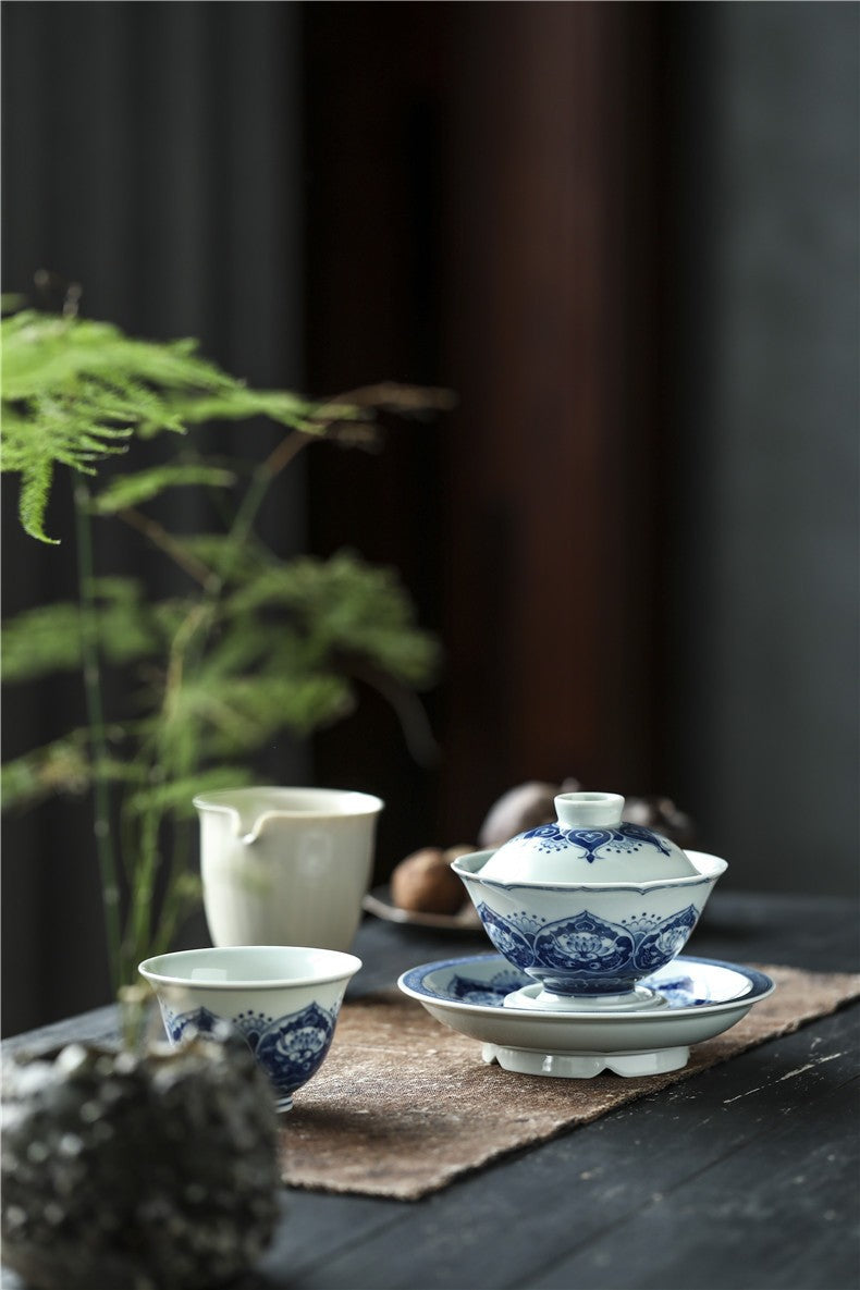 Antique-Style Wood-Fired Blue & White Sancai Gaiwan – Fish & Lotus Motif