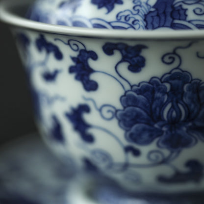 Antique-Style Hand-Painted Blue & White Sancai Gaiwan – Interlocking Peony Motif