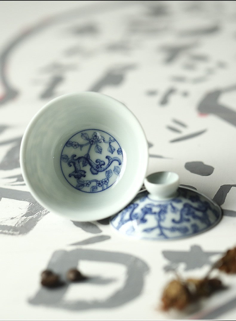 Jingdezhen Antique-Style Hand-Painted Blue & White Ercai Gaiwan – Stippled Dragon & Floral Motif