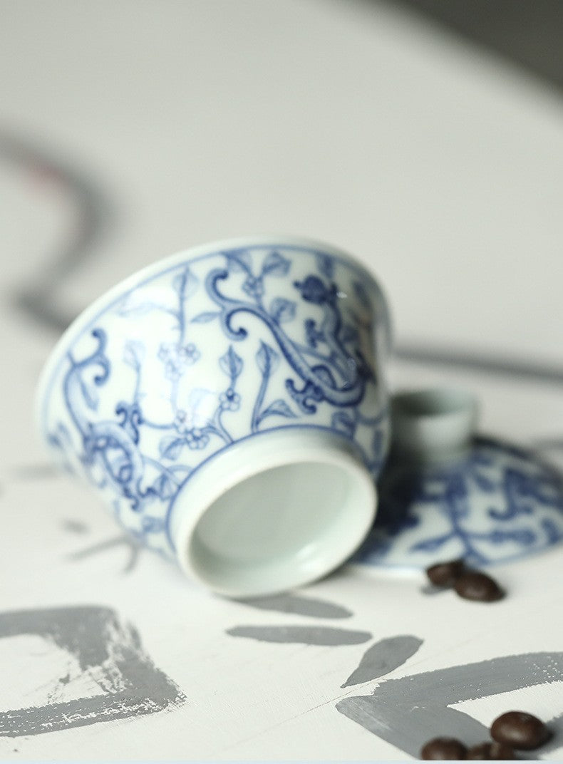 Jingdezhen Antique-Style Hand-Painted Blue & White Ercai Gaiwan – Stippled Dragon & Floral Motif