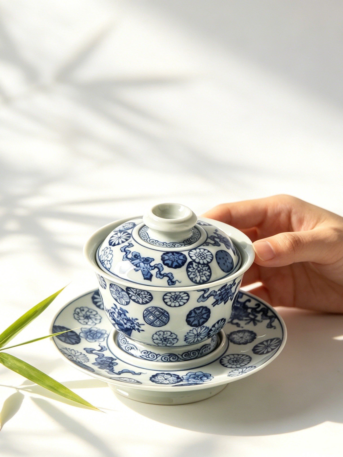 Jingdezhen Antique-Style Hand-Painted Wood-Fired Blue & White Sancai Gaiwan – Scattered Medallion & Eight Treasures Motif