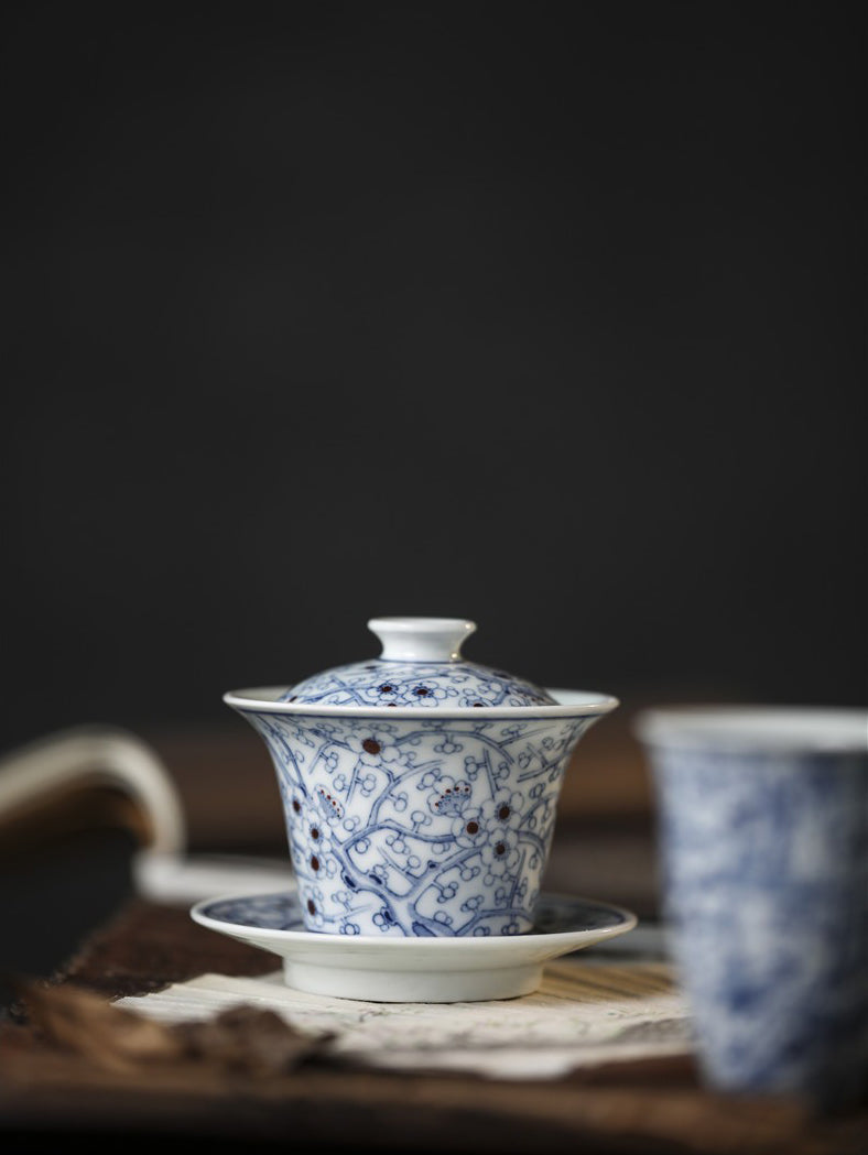 Jingdezhen Antique-Style Hand-Painted Blue & White Sancai Gaiwan – Baimiao Ice Plum Motif