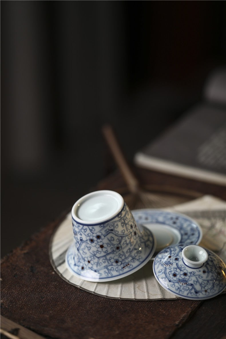 Jingdezhen Antique-Style Hand-Painted Blue & White Sancai Gaiwan – Baimiao Ice Plum Motif