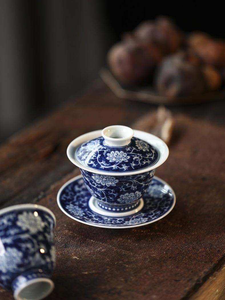 Jingdezhen Antique-Style Hand-Painted Wood-Fired Blue & White Sancai Gaiwan – Negative Space Interlocking Lotus Motif