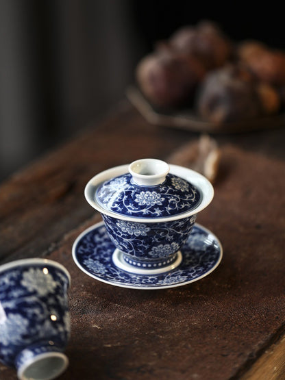 Jingdezhen Antique-Style Hand-Painted Wood-Fired Blue & White Sancai Gaiwan – Negative Space Interlocking Lotus Motif