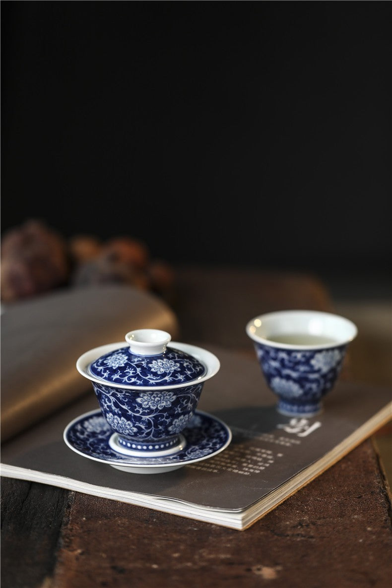 Jingdezhen Antique-Style Hand-Painted Wood-Fired Blue & White Sancai Gaiwan – Negative Space Interlocking Lotus Motif