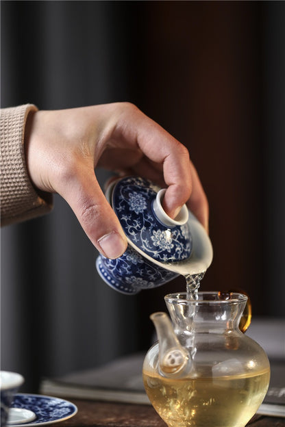 Jingdezhen Antique-Style Hand-Painted Wood-Fired Blue & White Sancai Gaiwan – Negative Space Interlocking Lotus Motif