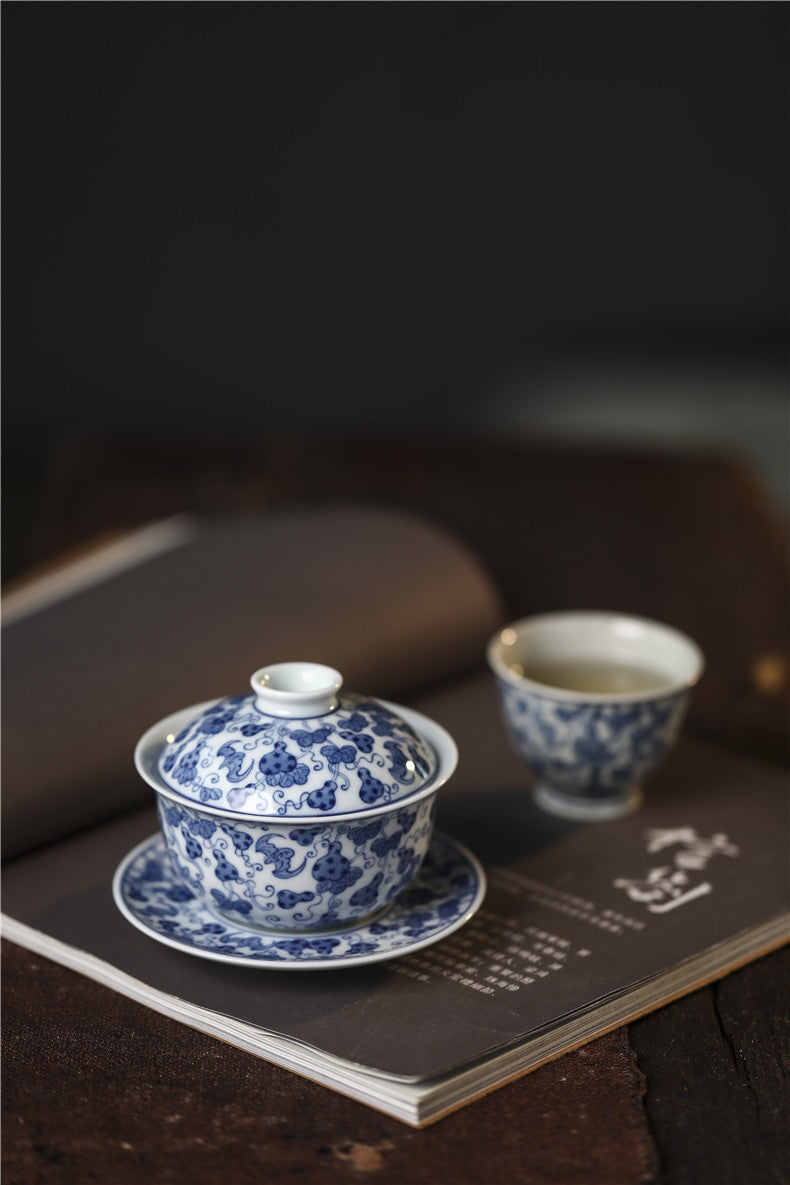 Jingdezhen Antique-Style Hand-Painted Wood-Fired Blue & White Sancai Gaiwan – Bats & Gourds Motif