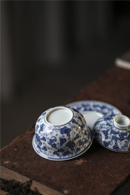 Jingdezhen Antique-Style Hand-Painted Wood-Fired Blue & White Sancai Gaiwan – Bats & Gourds Motif