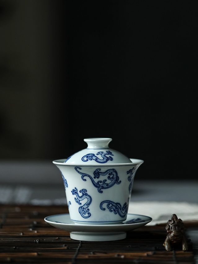 Jingdezhen Antique-Style Hand-Painted Wood-Fired Blue & White Sancai Gaiwan – Stippled Chilong Motif