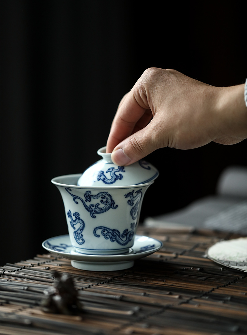 Jingdezhen Antique-Style Hand-Painted Wood-Fired Blue & White Sancai Gaiwan – Stippled Chilong Motif