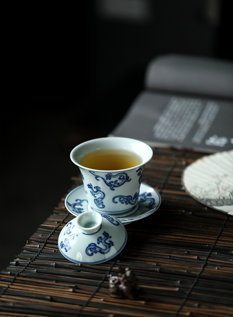 Jingdezhen Antique-Style Hand-Painted Wood-Fired Blue & White Sancai Gaiwan – Stippled Chilong Motif